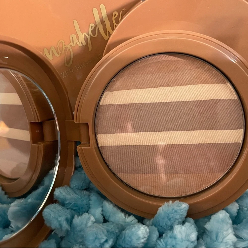 Ray of Sunshine Brozabelle Belle by Kim Gravel Bronzer -
